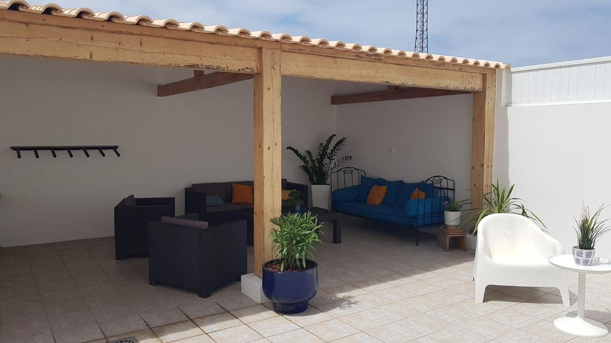 White Guest House Пениши Экстерьер фото