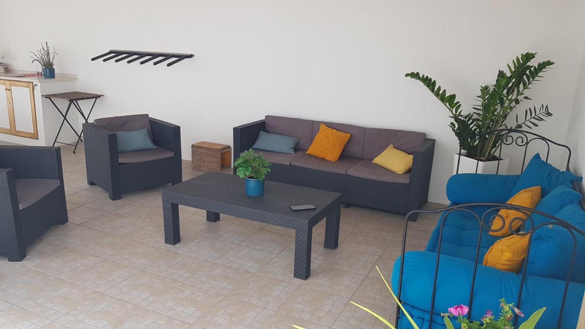 White Guest House Пениши Экстерьер фото